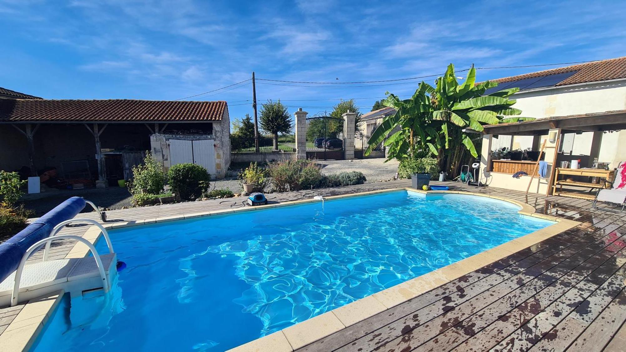 Gites De 2 A 11 Personnes Au Domaine D'Usson Echebrune エクステリア 写真
