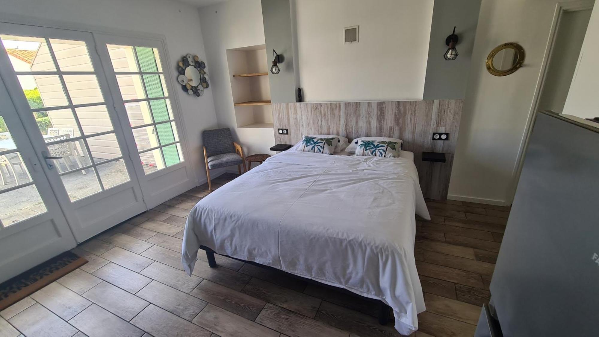Gites De 2 A 11 Personnes Au Domaine D'Usson Echebrune エクステリア 写真