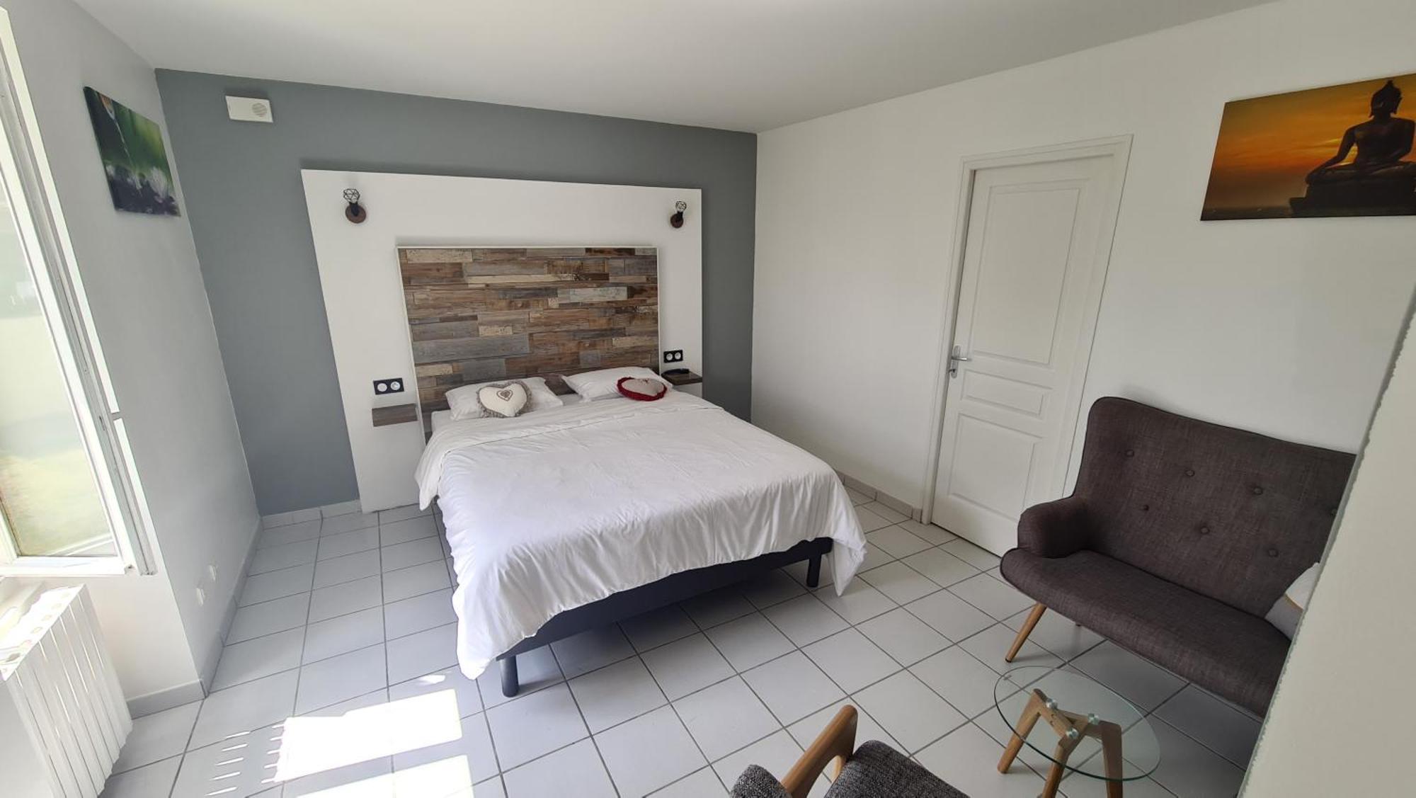Gites De 2 A 11 Personnes Au Domaine D'Usson Echebrune エクステリア 写真