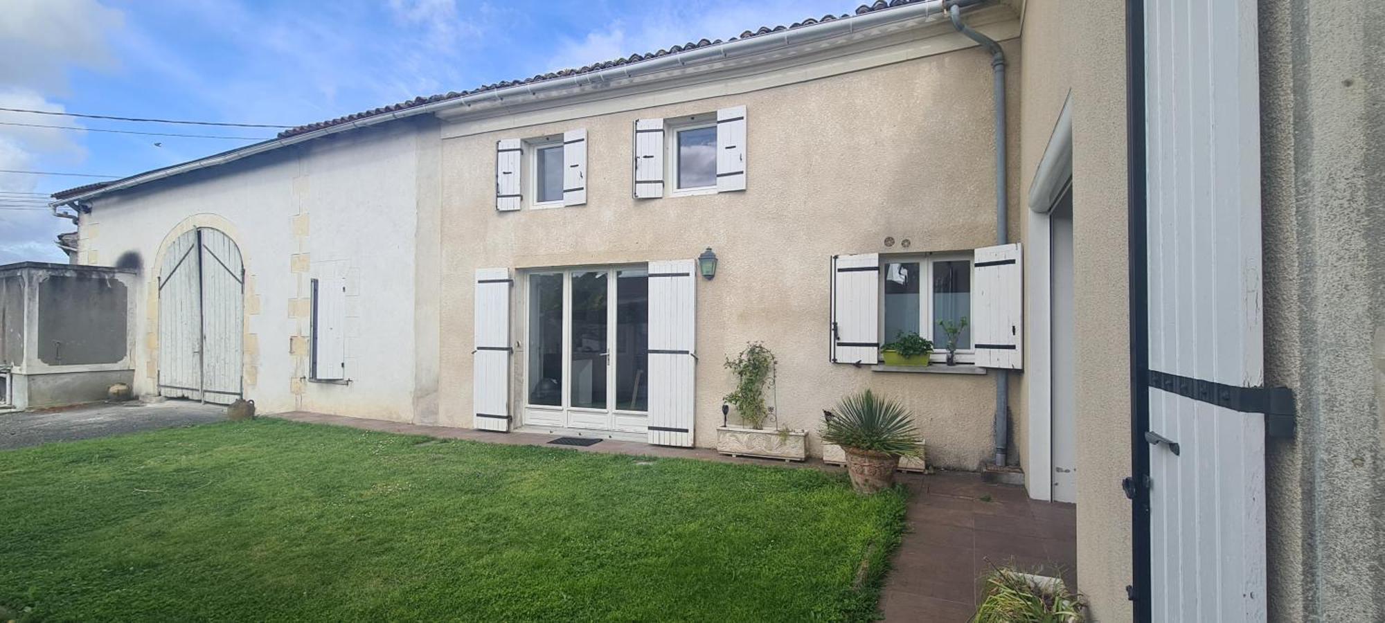 Gites De 2 A 11 Personnes Au Domaine D'Usson Echebrune エクステリア 写真